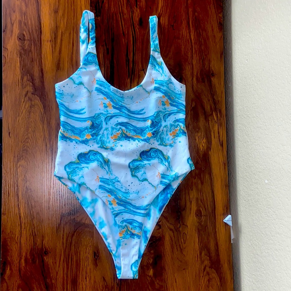 Zaful swimsuit size M or 6